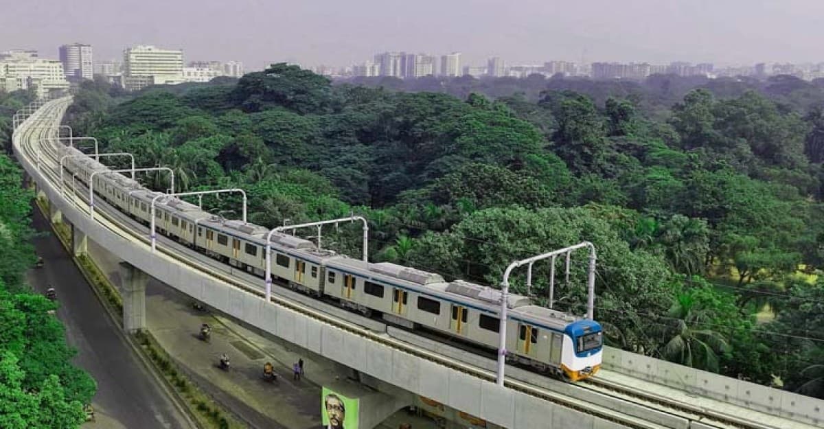 সিগন্যালিং সমস্যায় মেট্রোরেল চলাচল বন্ধ