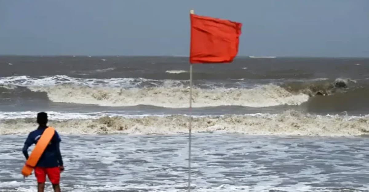 ঘূর্ণিঝড় রেমাল: বন্দর ও উপকূলে মহাবিপদ সংকেত