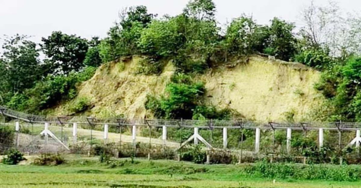 নাইক্ষ্যংছড়ি সীমান্তে বিজিবির সাথে চোরাকারবারির গোলাগুলি, নিহত ১