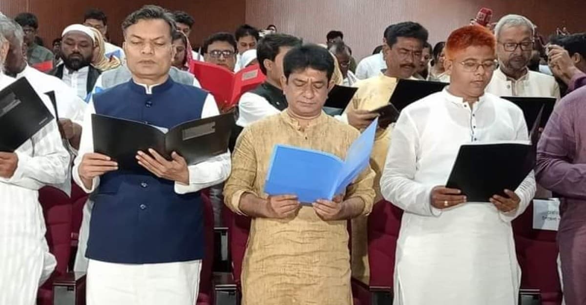 শপথ নিলেন রাজারহাট উপজেলার নব-নির্বাচিতরা