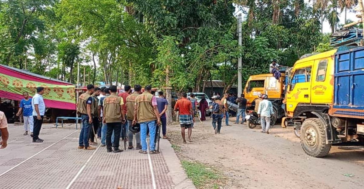 কুষ্টিয়ায় বিএনপির নেতা কর্মীদের সাথে পুলিশের গোলাগুলি