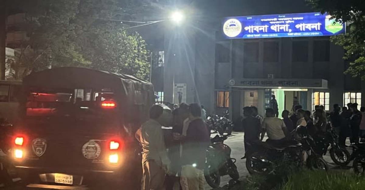 পাবনায় আওয়ামী লীগ নেতাকে গুলি করে হত্যা