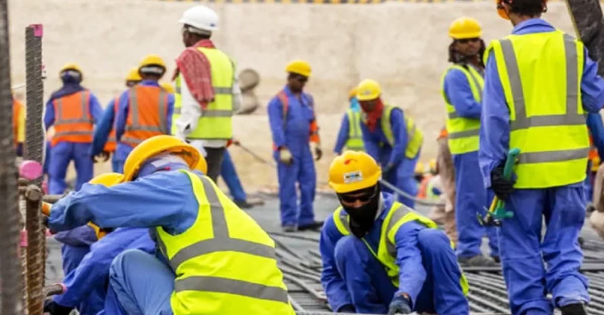 বাংলাদেশি ৯৬ হাজার অবৈধ কর্মীকে বৈধতা দেবে ওমান