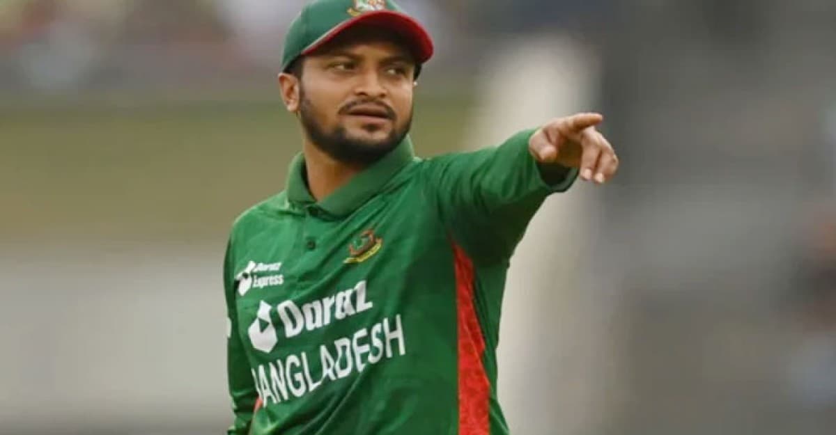 সাংবাদিকের ফোন কেড়ে ফের নতুন বিতর্কে সাকিব