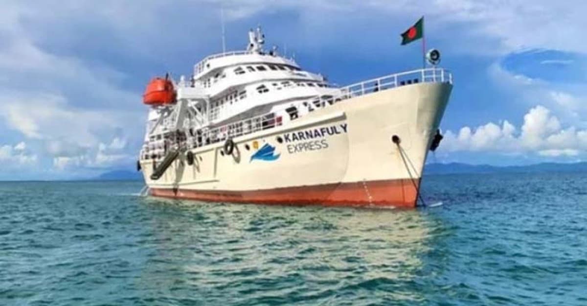 কক্সবাজার থেকে পন্য নিয়ে জাহাজ সেন্টমার্টিন যাচ্ছে শুক্রবার