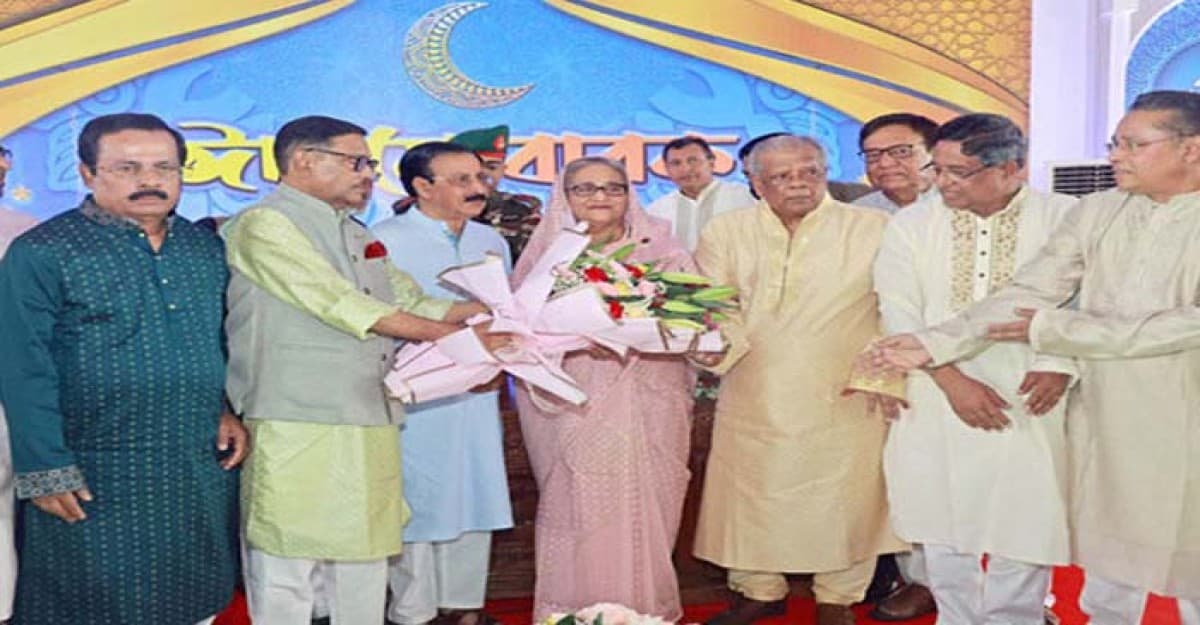 গণভবনে প্রধানমন্ত্রী শেখ হাসিনার ঈদ শুভেচ্ছা বিনিময়