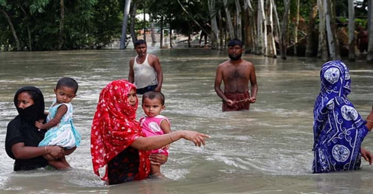 বন্যার পানিতে ভাসছে সুনামগঞ্জ, জনজীবন বিপর্যয়