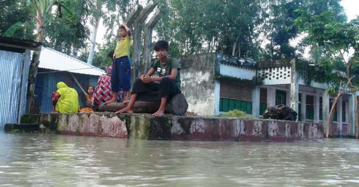 লালমনিরহাটে শতাধিক পরিবার পানিবন্দি