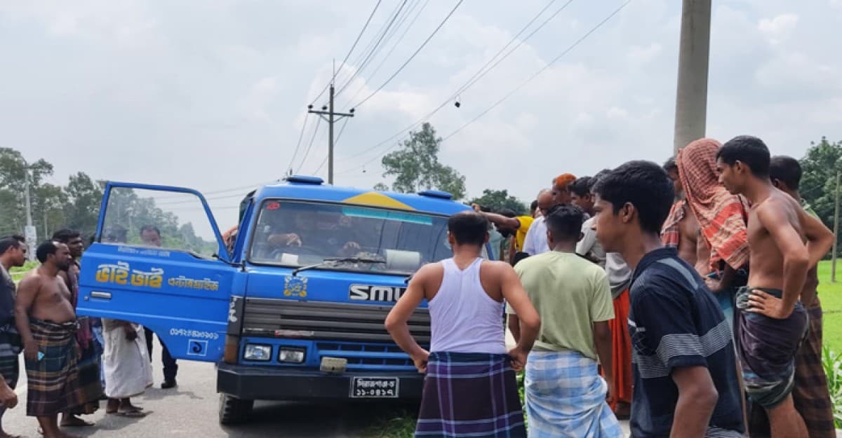 সিরাজগঞ্জে বালুবাহী ট্রাকের চাকায় বৃদ্ধের মৃত্যু
