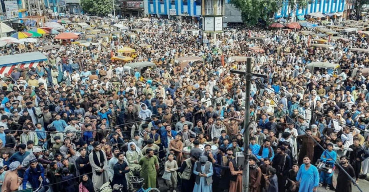 ঐতিহাসিক জয়ে আফগানিস্তানের রাস্তায় মানুষের ঢল