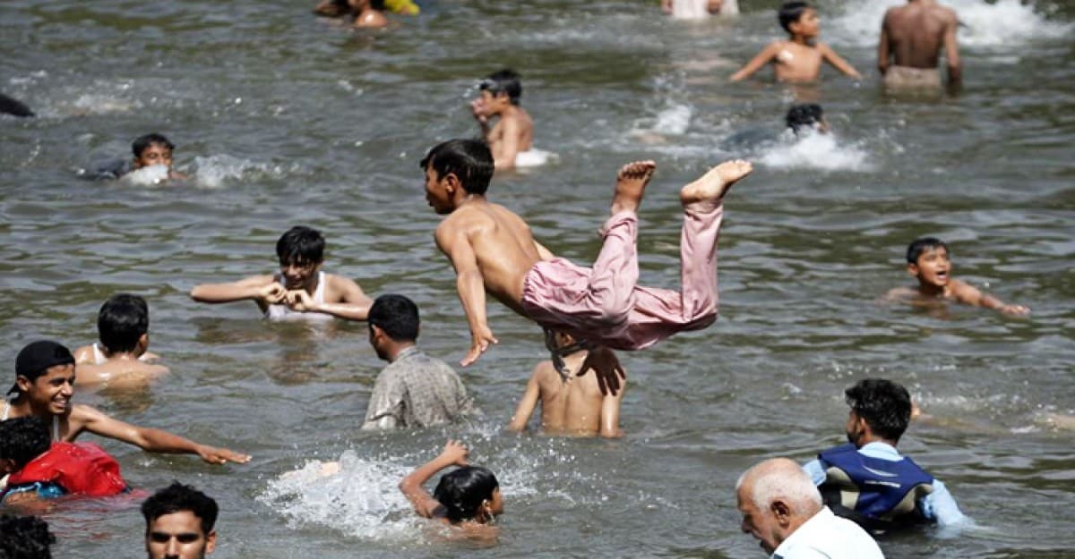 তীব্র গরমে হাঁসফাঁস, পাকিস্তানে ছয়দিনে প্রাণ গেল ৫ শতাধিক মানুষের