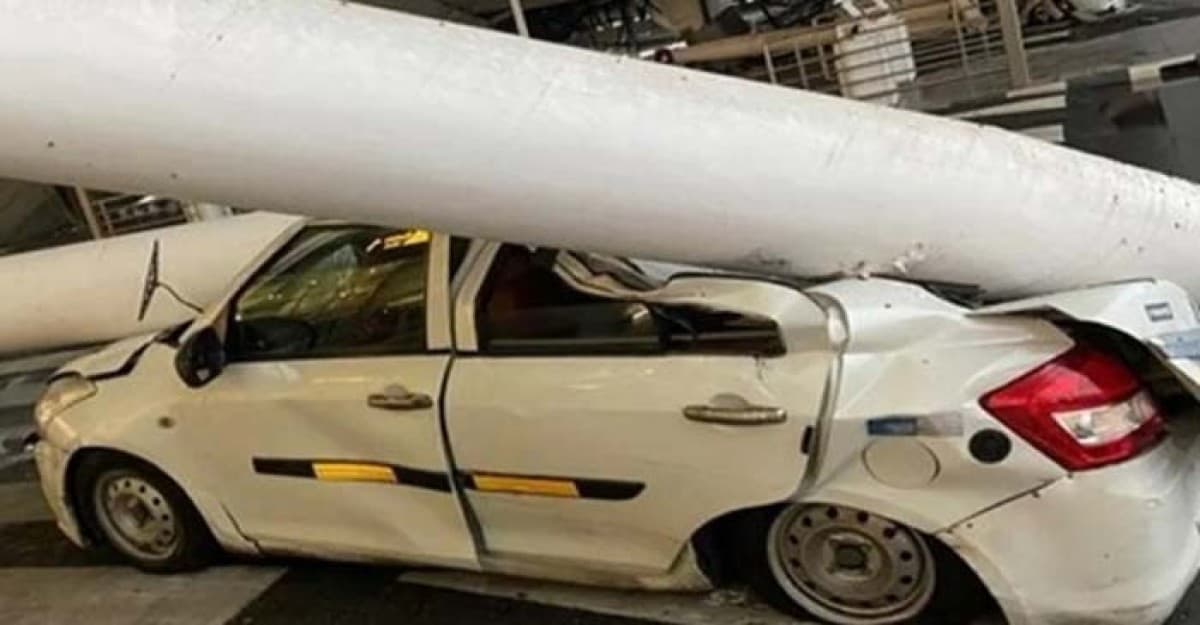 ভারী বর্ষনে ভেঙে পড়ল দিল্লি বিমানবন্দরে ছাদ, নিহত ১