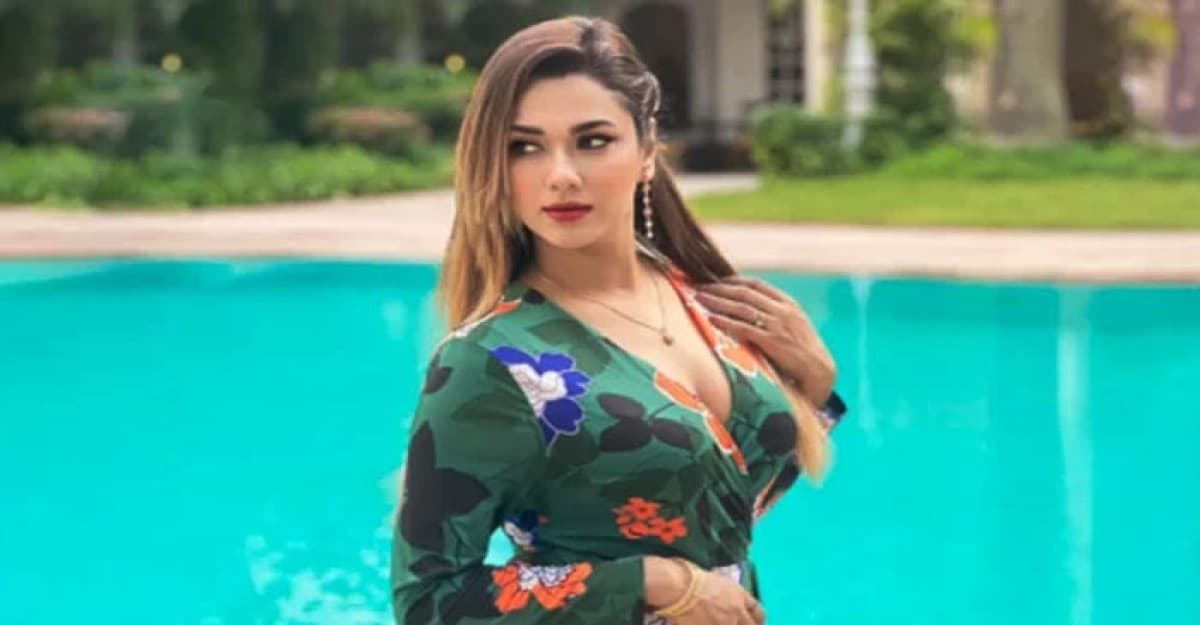 চিত্রনায়িকা ববির বিরুদ্ধে চুরি ও হত্যাচেষ্টার মামলা