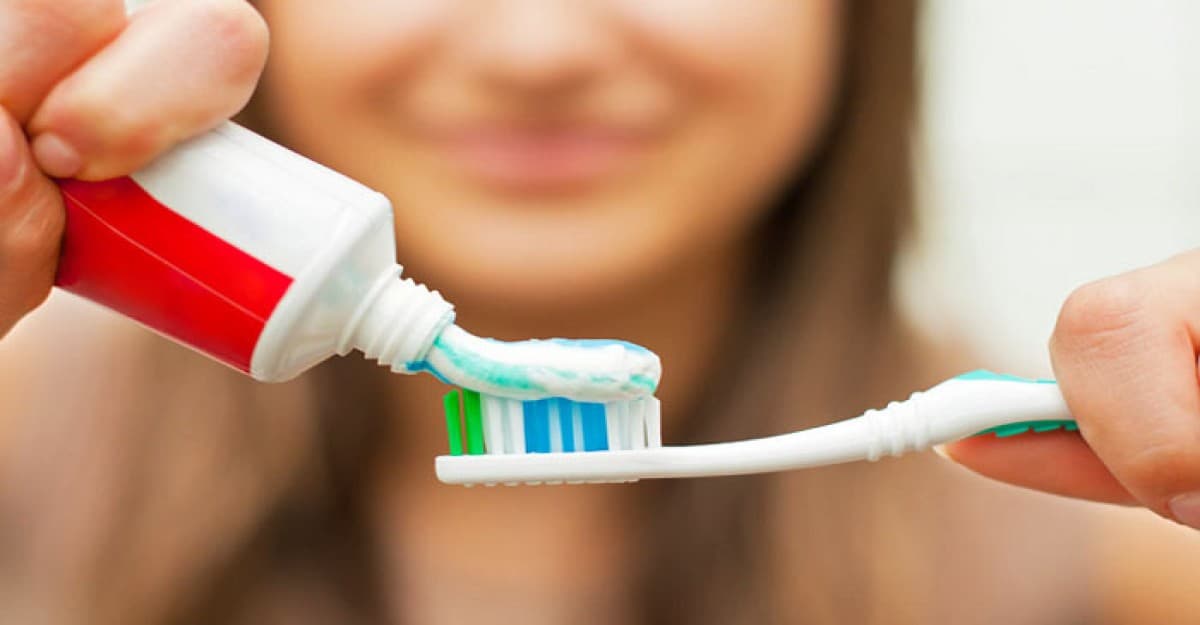 রাতে দাঁত ব্রাশ করে বিপদ ডেকে আনছেন না তো?