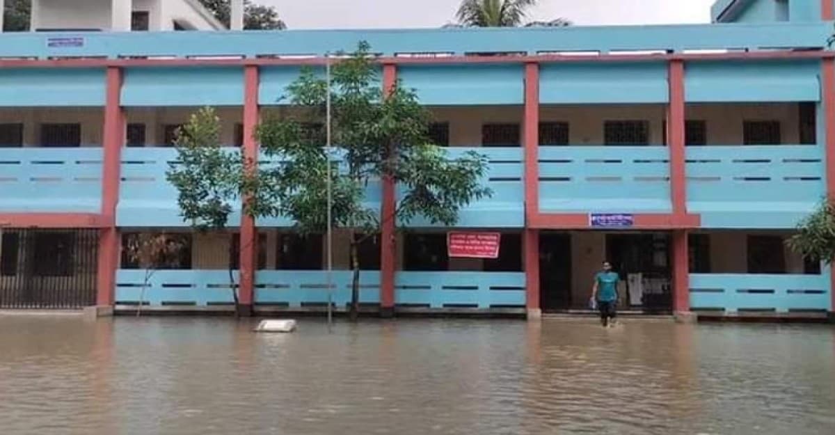 গাইবান্ধায় দ্বিতীয় দফায় বন্যা, পানিবন্দী হাজারও পরিবার