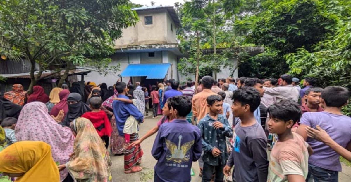 হাত-পা বেঁধে প্রবাসীর স্ত্রীকে হত্যার পর ডাকাতি