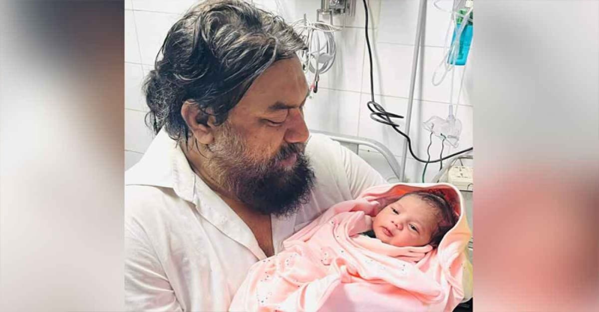 বাবা হলেন ‘হাবু ভাই’