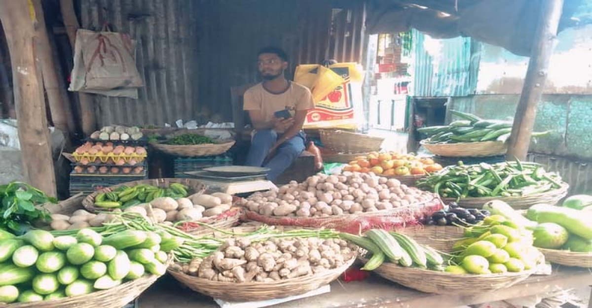 চুনারুঘাটে নিত্য প্রয়োজনীয় দ্রব্য মূল্য বৃদ্ধি, ভোগান্তিতে ক্রেতারা