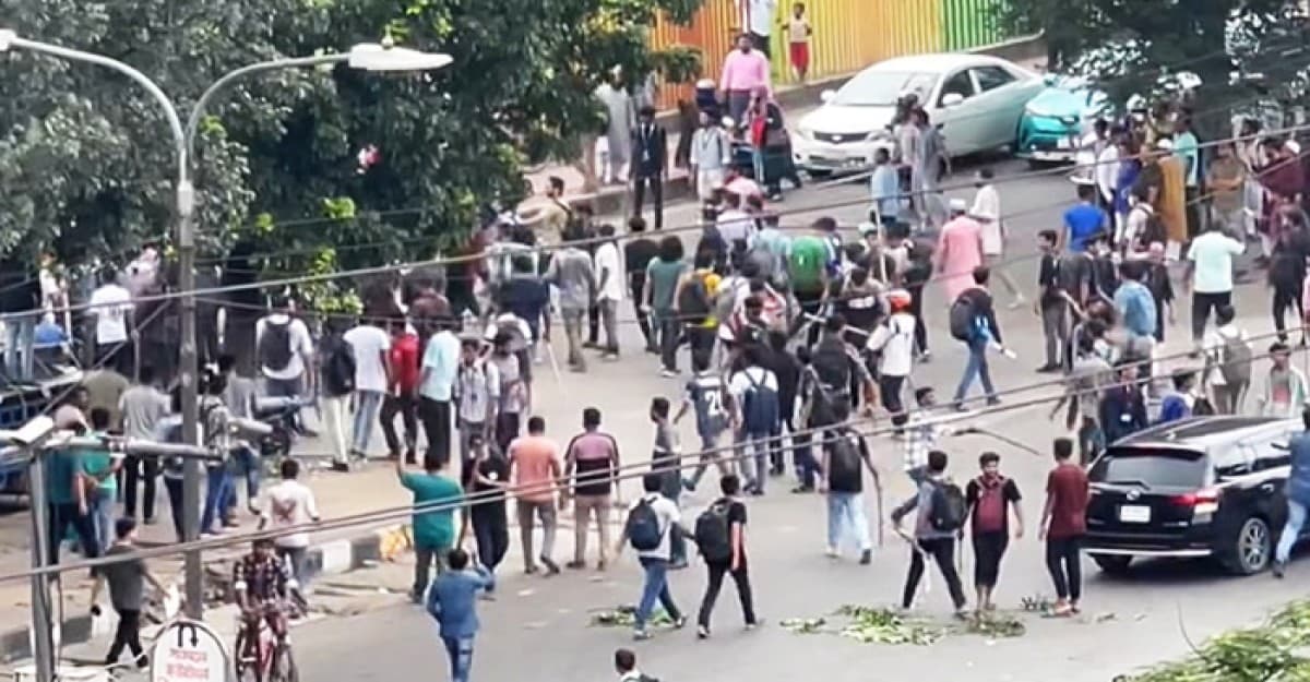 নতুন বাজারে শিক্ষার্থীদের সঙ্গে ছাত্রলীগের সংঘর্ষ