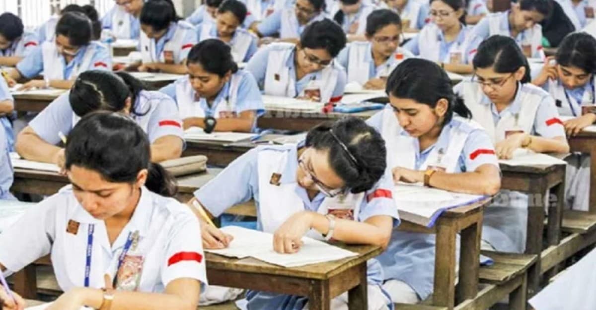 এইচএসসির স্থগিত পরীক্ষা ১১ আগস্টের পর