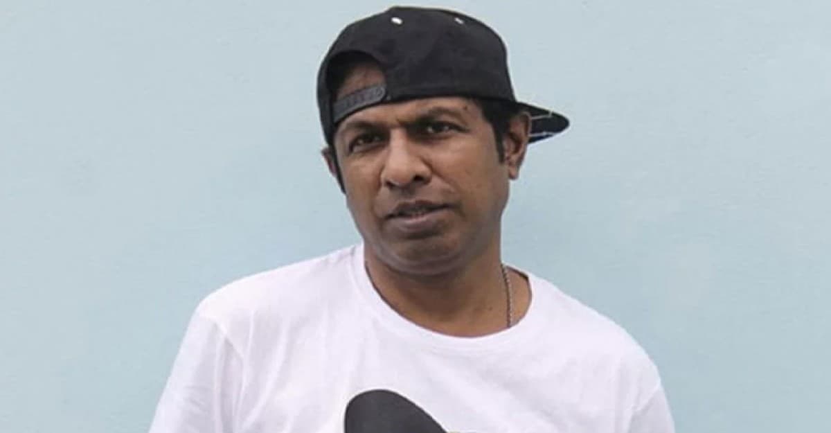 হঠাৎ ডিবি কার্যালয়ে মারজুক রাসেল