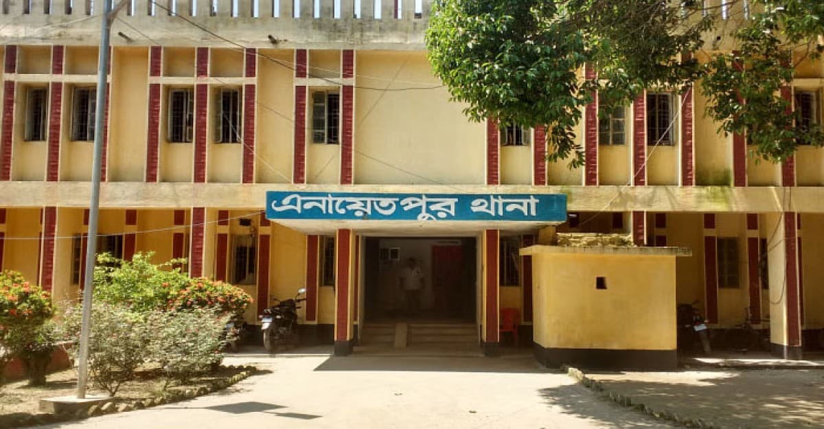 এনায়েতপুর থানায় হামলা, ১৩ পুলিশ সদস্য নিহত