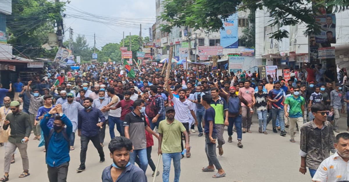 পাবনায় তিন শিক্ষার্থী নিহত গুলিবিদ্ধসহ আহত ৩২
