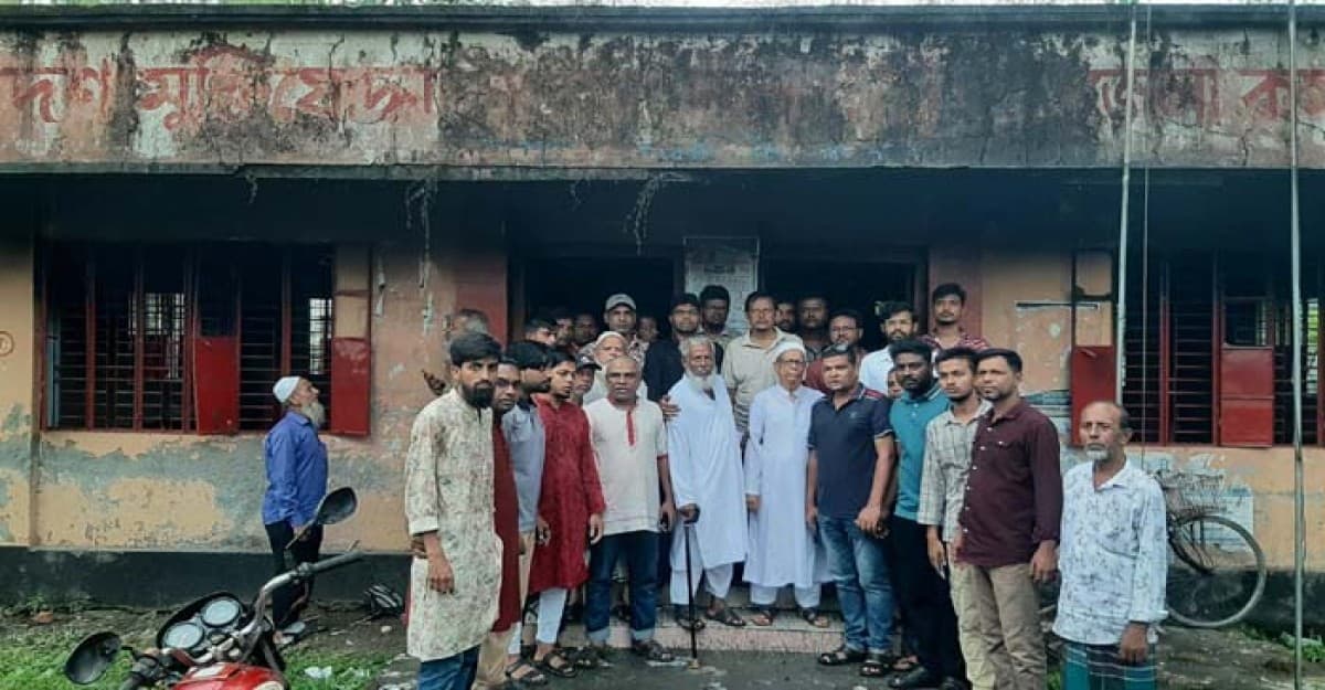 ঝালকাঠিতে পুড়িয়ে ফেলা মুক্তিযোদ্ধা সংসদ অফিস সংস্কার করে দিয়েছেন বিএনপি