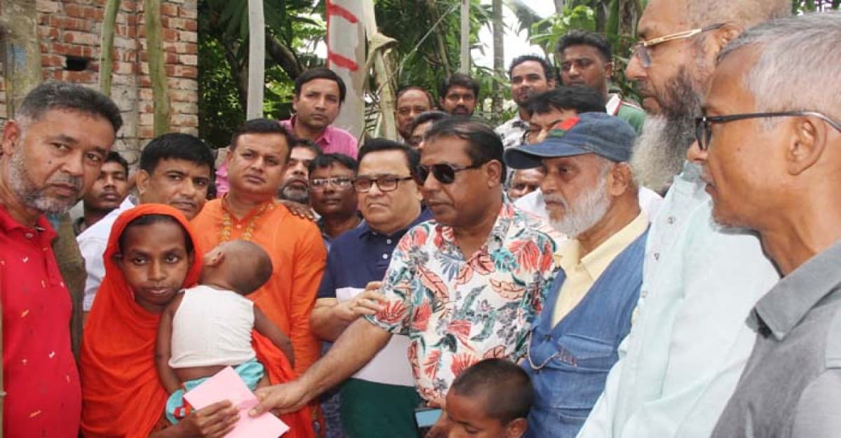 ছাত্র জনতার আন্দোলনে শহীদদের পরিবারকে সহায়তা-সমবেদনা বগুড়া জেলা বিএনপির