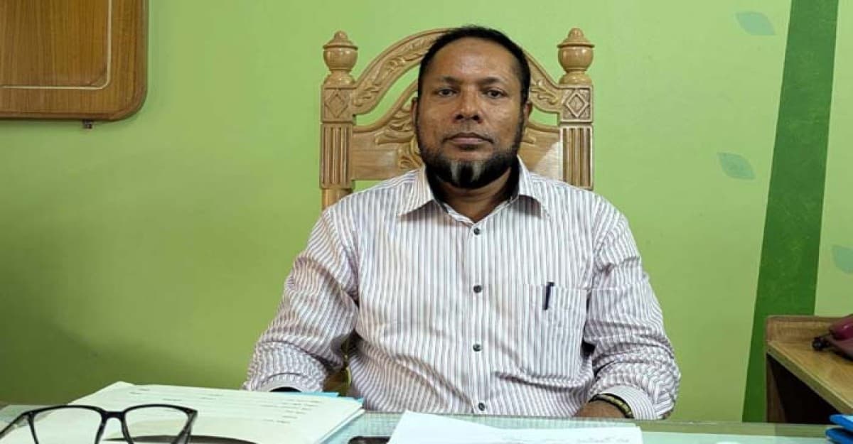 প্রায় সাড়ে ছয় বছর পর নিজ দায়িত্বে বহাল তবিয়তে রেজিস্ট্রার