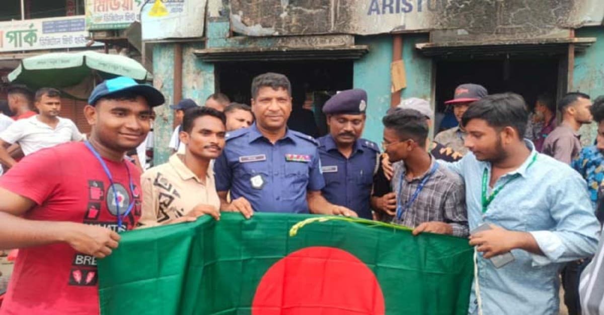 আশুলিয়ায় মহাসড়কে ফিরেছে ট্রাফিক পুলিশ