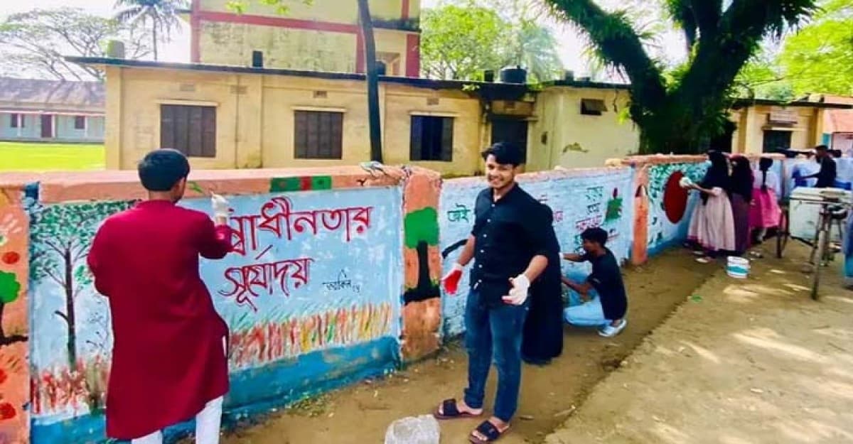শিক্ষার্থীদের ত্যাগ স্মরণে গোয়াইনঘাটের দেয়ালে দেয়ালে গ্রাফিতি অংকন
