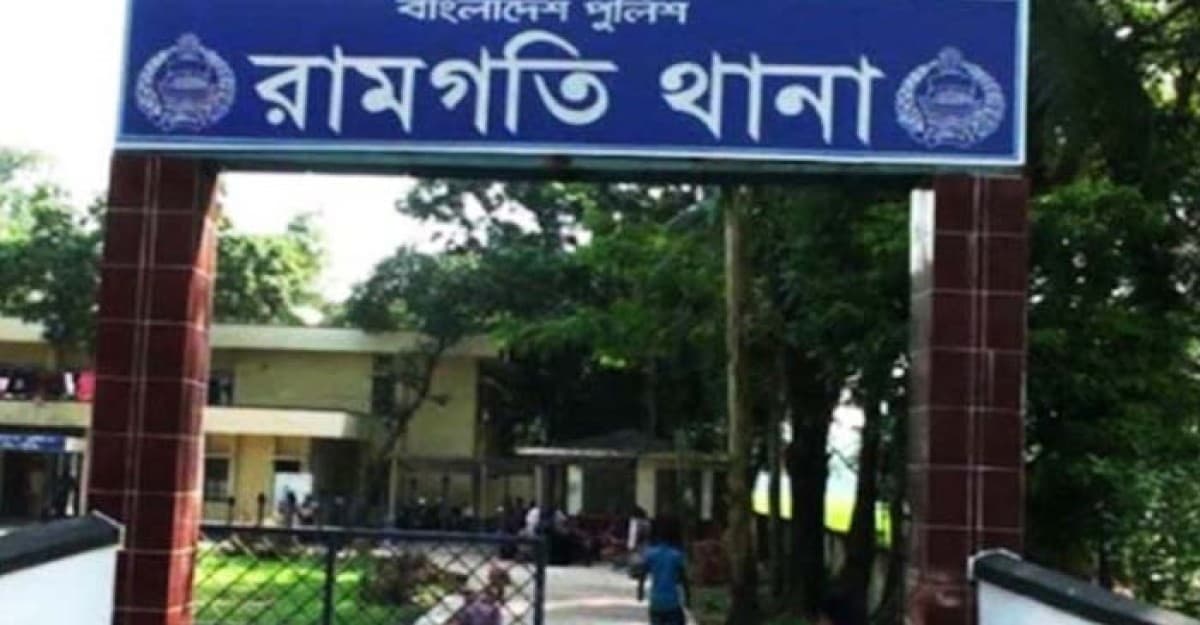 লক্ষ্মীপুরে একই পরিবারের তিনজনকে কুপিয়ে হত্যা