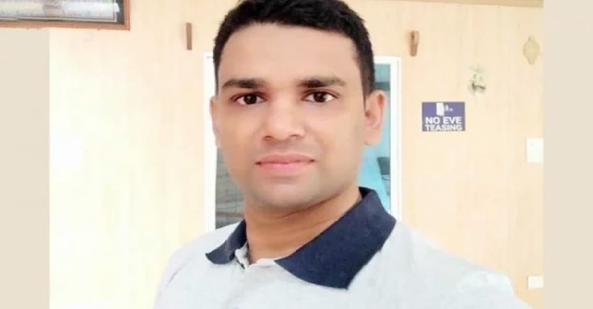 বিয়ের প্রলোভনে ধর্ষণের অভিযোগে দুদক কর্মকর্তার বিরুদ্ধে মামলা