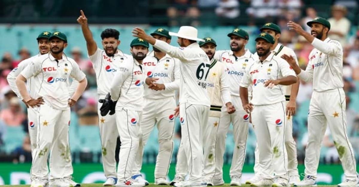 প্রথম টেস্টে মাঠে নামার ২ দিন আগেই একাদশ ঘোষণা পাকিস্তানের