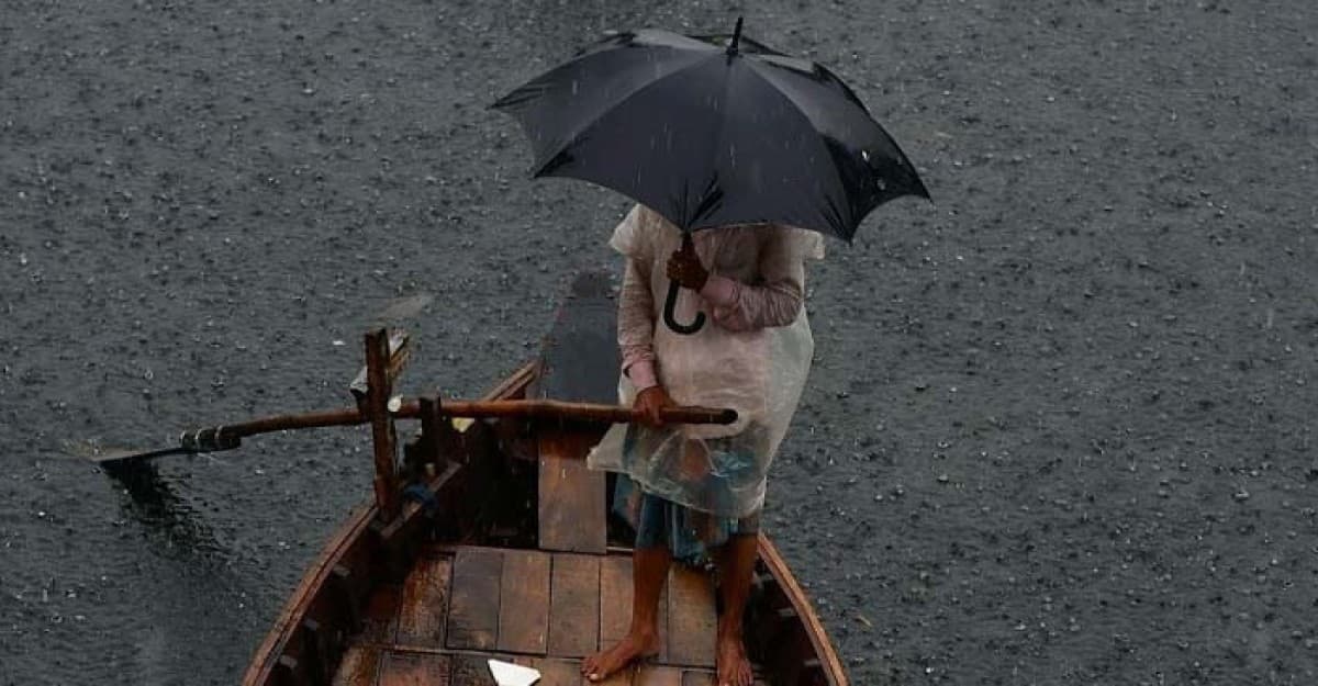 বন্যার মধ্যেই বৃষ্টি নিয়ে দুঃসংবাদ দিলো আবহাওয়া অফিস