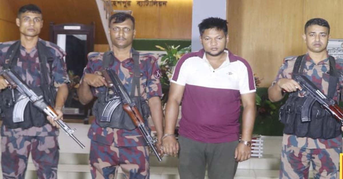 মহেশপুর সীমান্তে ঢাকা মহানগর যুবলীগ নেতার ছেলে কিলার আনিক আটক