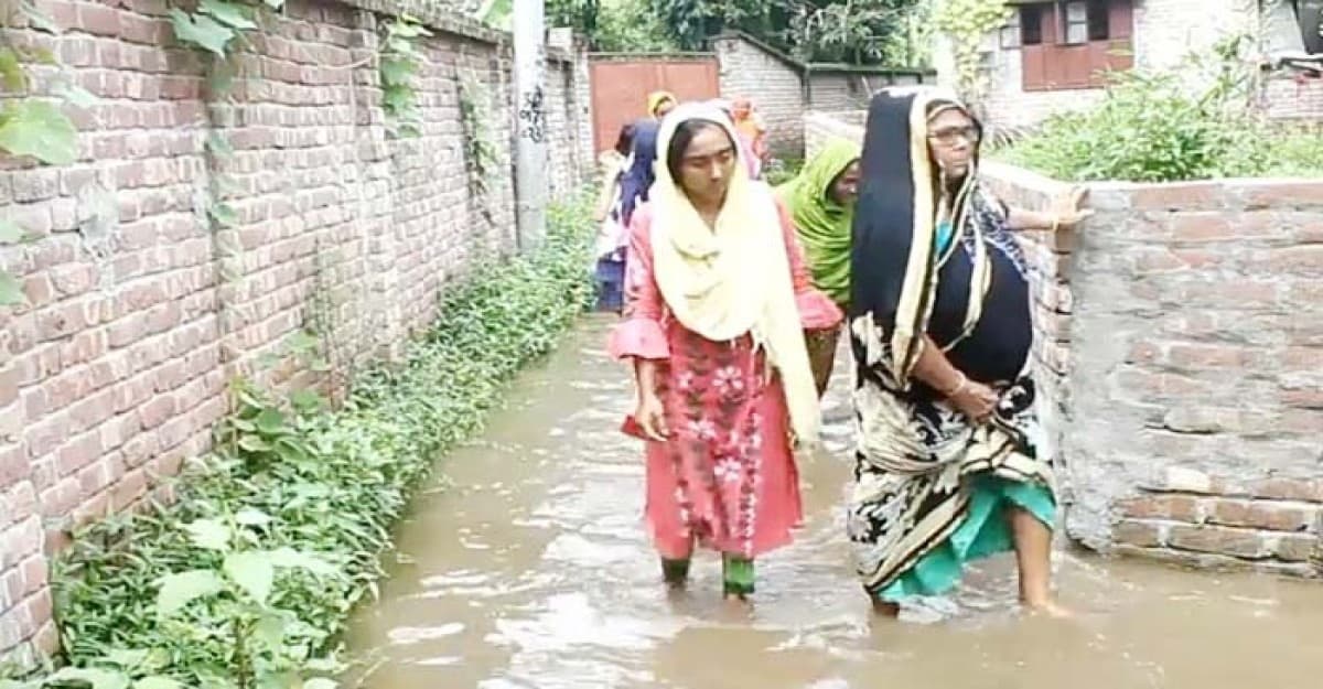 খোকসায় পানিবন্দী ৩০ পরিবার, দুর্ভোগ চরমে