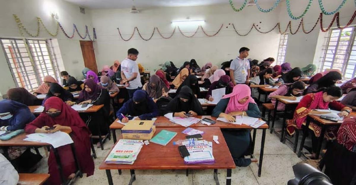 পাবনায় অনুষ্ঠিত হলো ফিজিক্স অলিম্পিয়াড ২০২৪