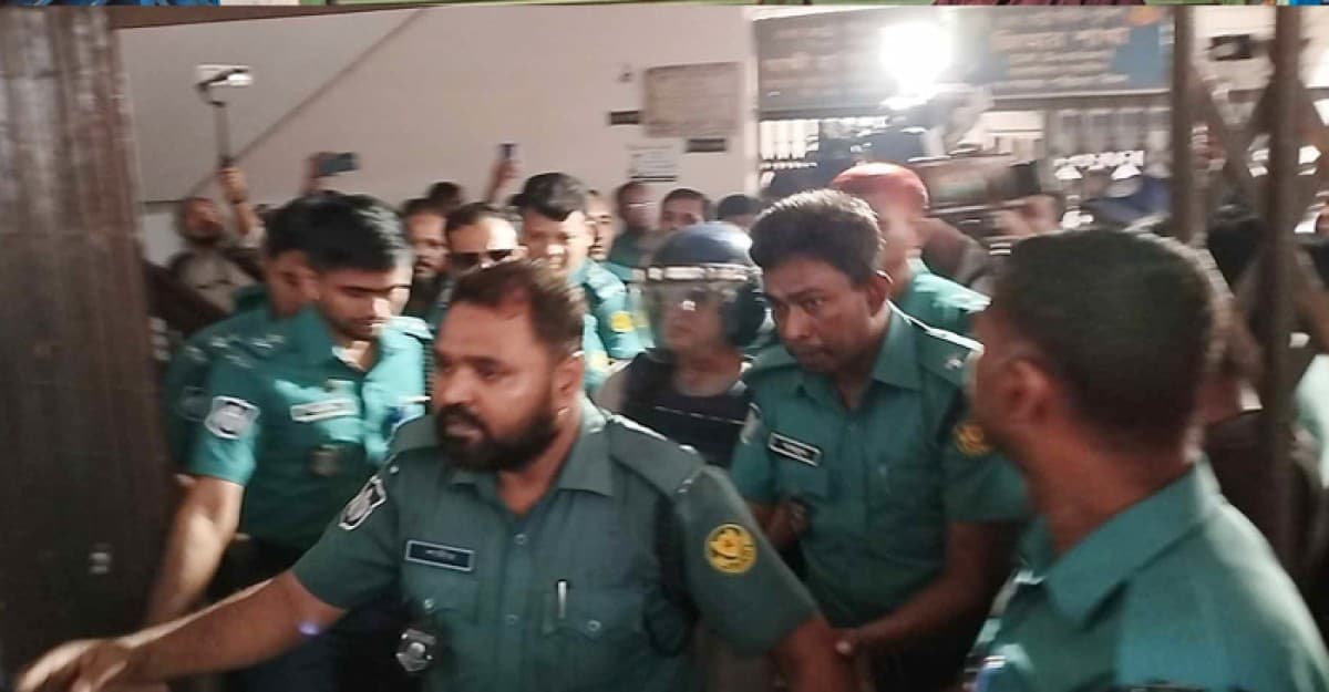 ৫ দিনের রিমান্ডে হাজী সেলিম