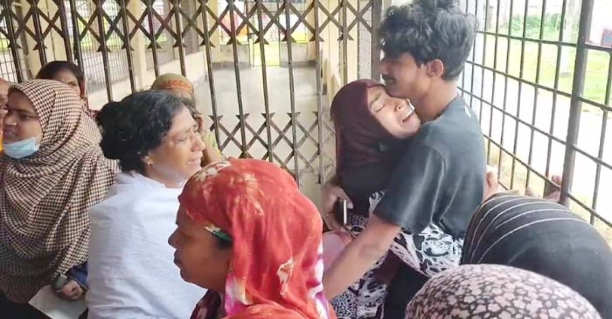 পাবনা শহরে দুর্বৃত্তদের ছুরিকাঘাতে নিহত ২