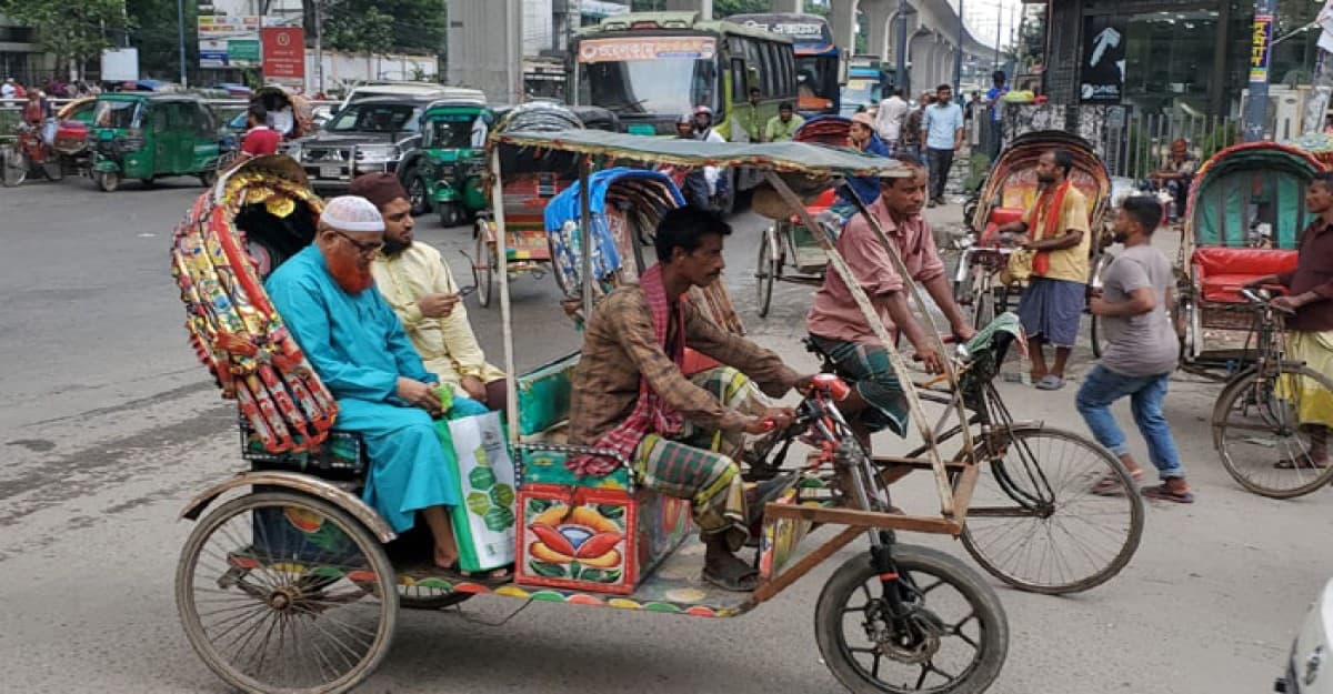 নিয়ন্ত্রণহীন ব্যাটারিচালিত রিকশার দখলে রাজধানী
