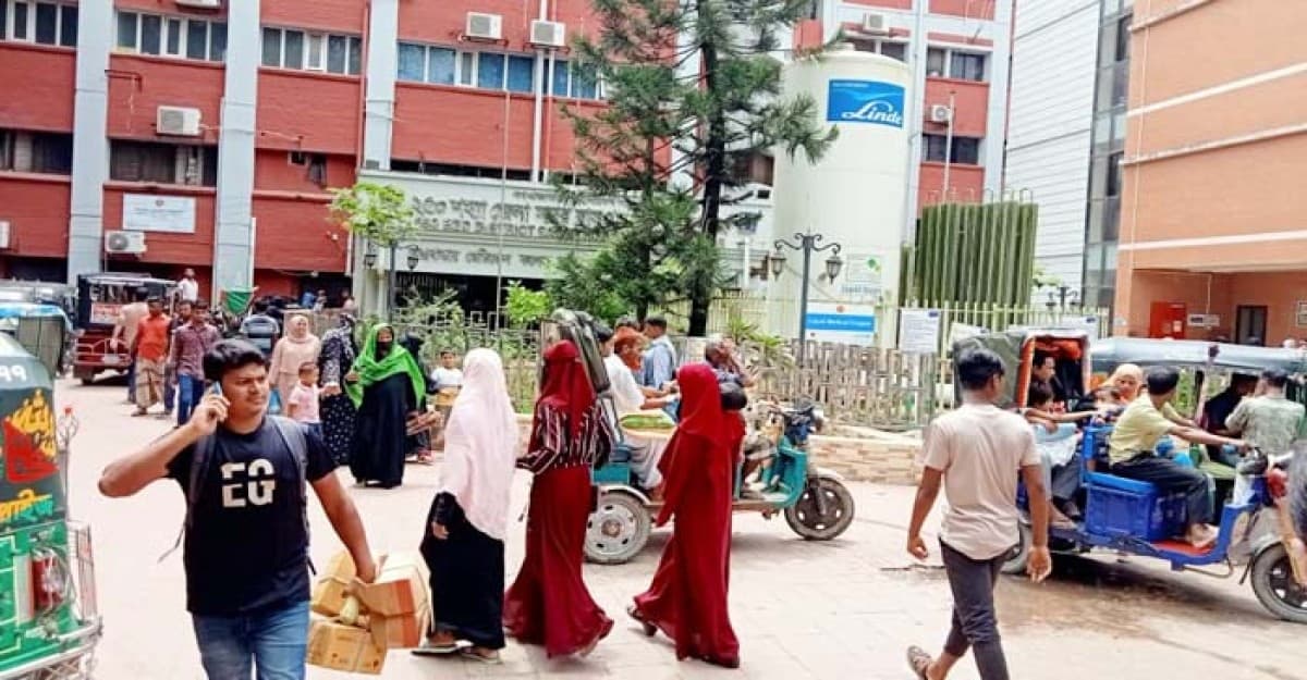 কক্সবাজারে চিকিৎসককে মারধর ও ভাংচুর, চিকিৎসা সেবা বন্ধ