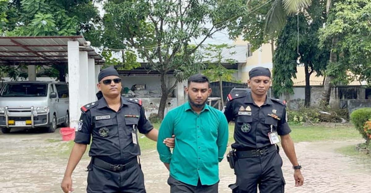 জাস্টিন ট্রুডোর নামে জন্ম নিবন্ধন, অভিযুক্ত গ্রেফতার