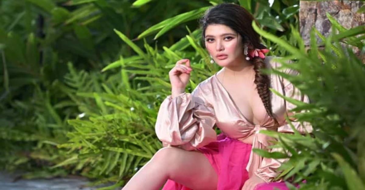 কুপ্রস্তাবে রাজি না হওয়ায় অভিনেত্রীকে ফাঁকা রাস্তায় ফেলে যান নির্মাতা