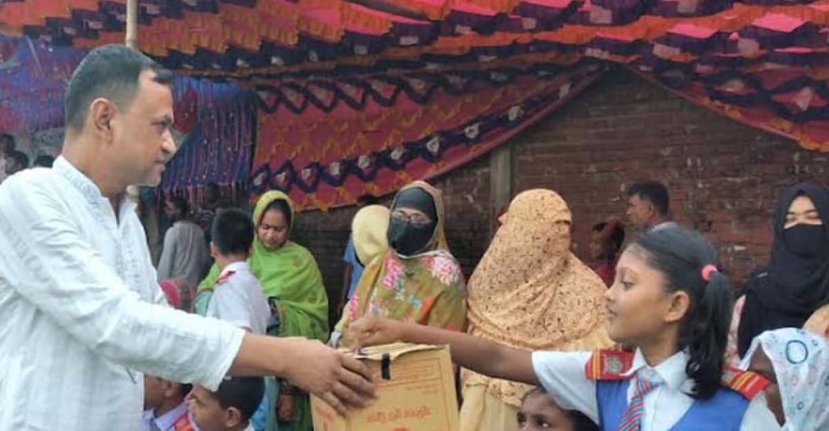 ঘোড়াঘাটে বন্যার্তদের সাহায্যর্থে চ্যারেটি ফুটবল ম্যাচ অনুষ্ঠিত