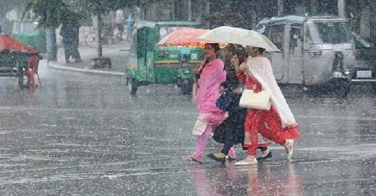 সৃষ্টি হতে পারে নিম্নচাপ, বৃষ্টি বেড়ে কমতে পারে গরম