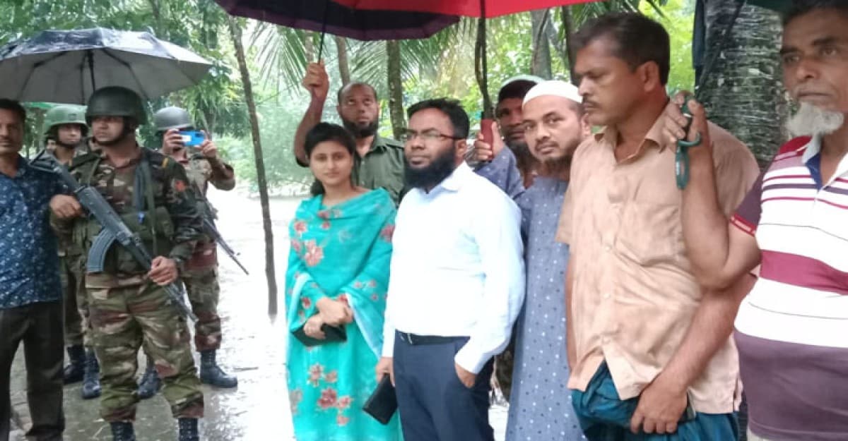 উজিরপুরে ইউএনও'র হস্তক্ষেপে রক্ষা পেল মাজার