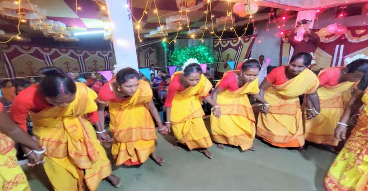 ঠাকুরগাঁওয়ে ক্ষুদ্র নৃগোষ্ঠীর সর্ববৃহৎ ধর্মীয় উৎসব কারাম অনুষ্ঠিত