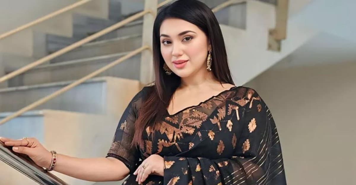 বিরতি ভেঙে আবারও শুটিংয়ে ব্যস্ত অপু বিশ্বাস